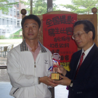 20041006_0029校慶寫生暨攝影作品展出茶